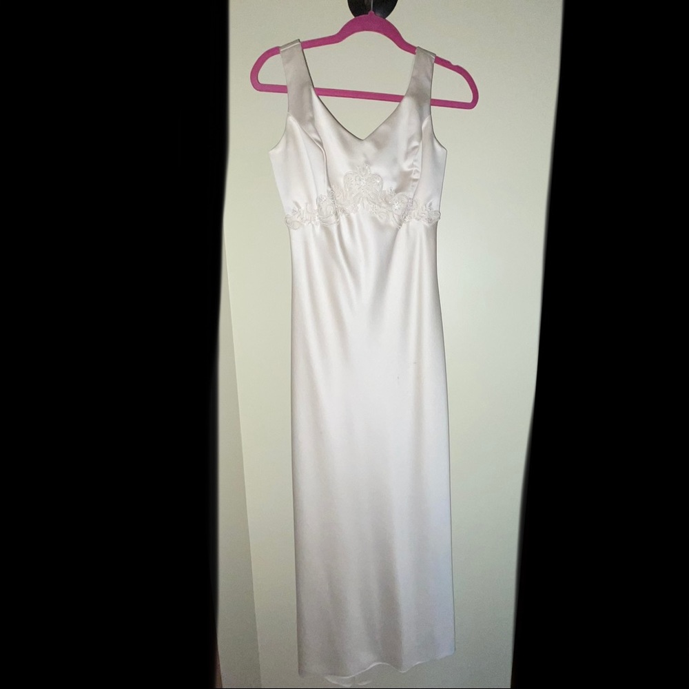 Michelangelo Simple Floral Wedding Dress
